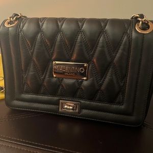 Valentino by Mario handbag  🚨